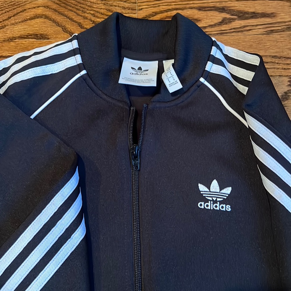 Adidas bomber jacket - super trendy and spices up any outfit!